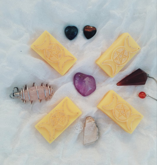 Mood Therapy - Delight Luxury Handmade Soy Wax Melts - Wiccan 4 x Triple Moon Goddess 55g